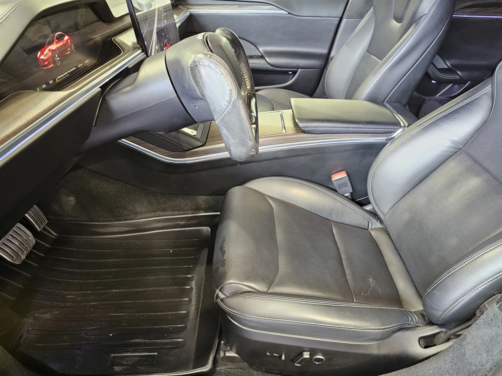 Tesla Model S photo 14