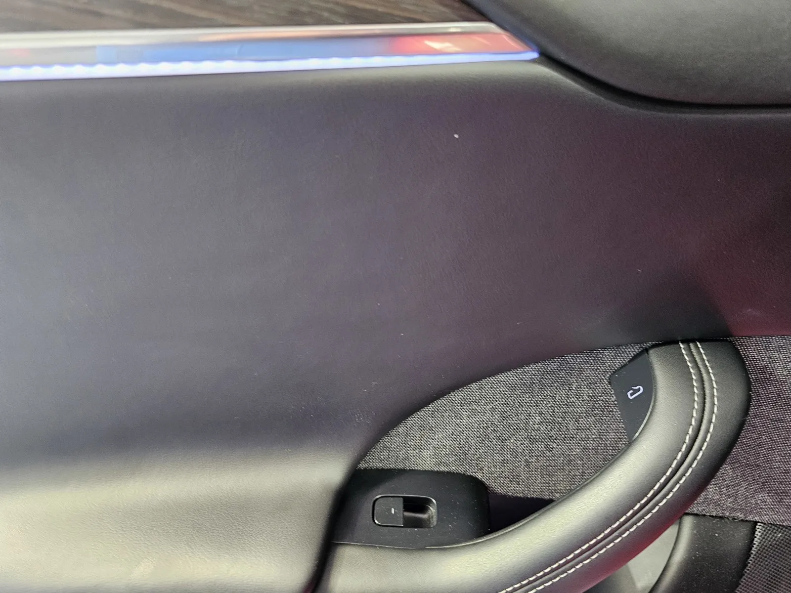 Tesla Model S photo 11