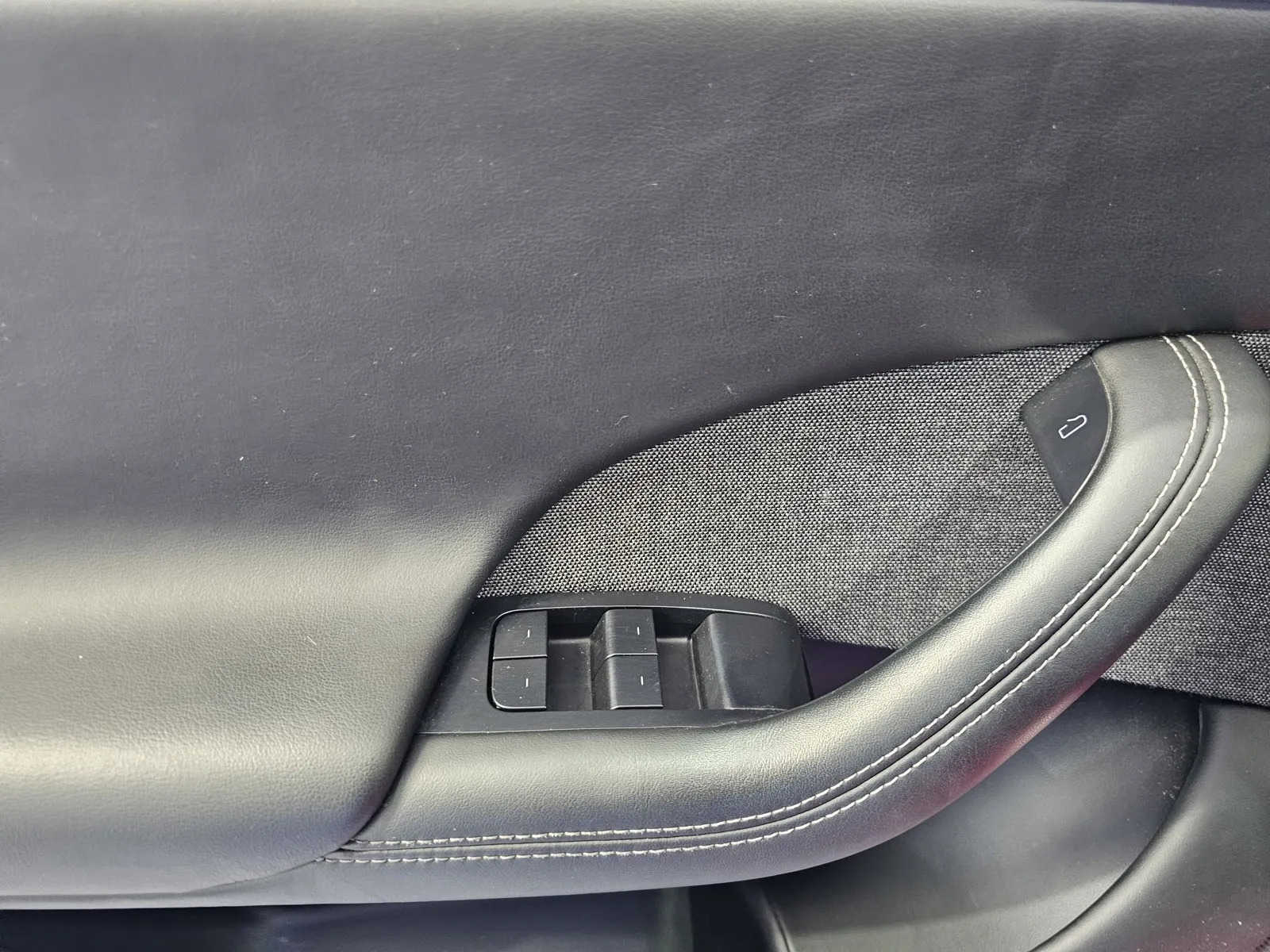 Tesla Model S photo 13