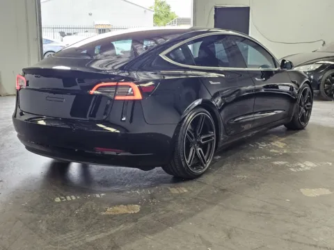 More photos of 2018 Tesla Model 3 at Premium Autos - Norco, CA