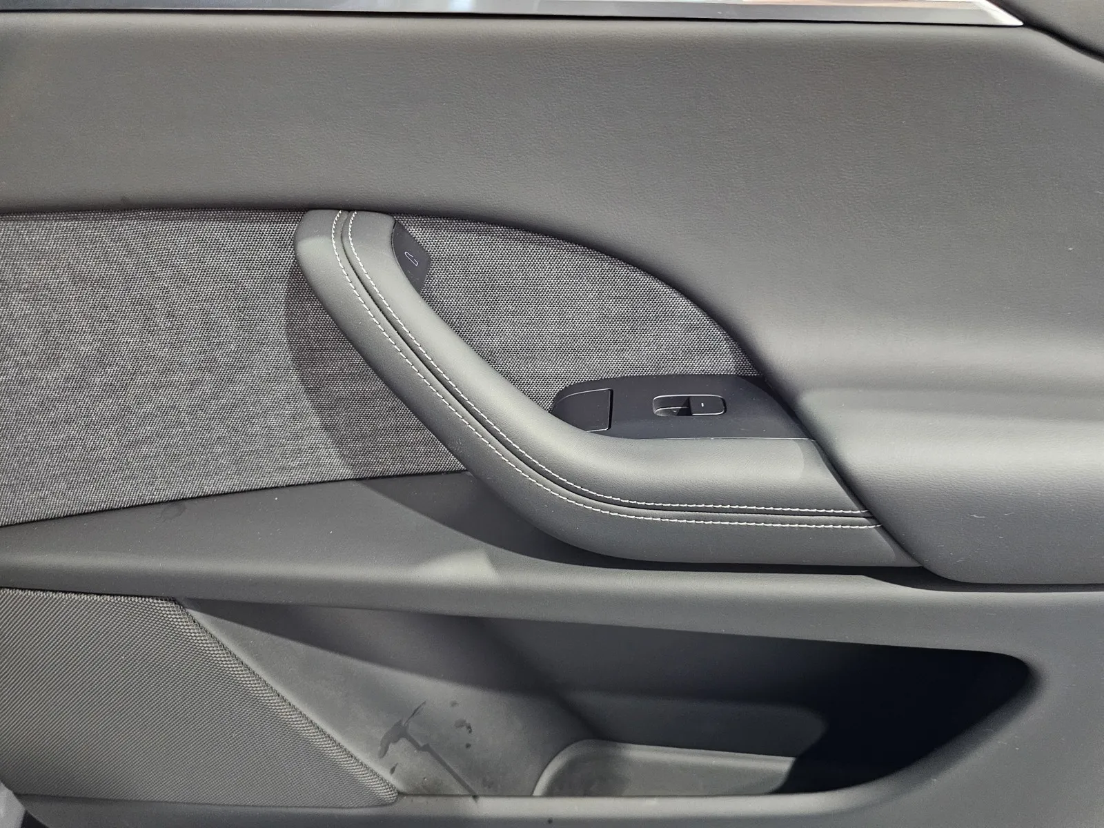 Tesla Model X photo 6