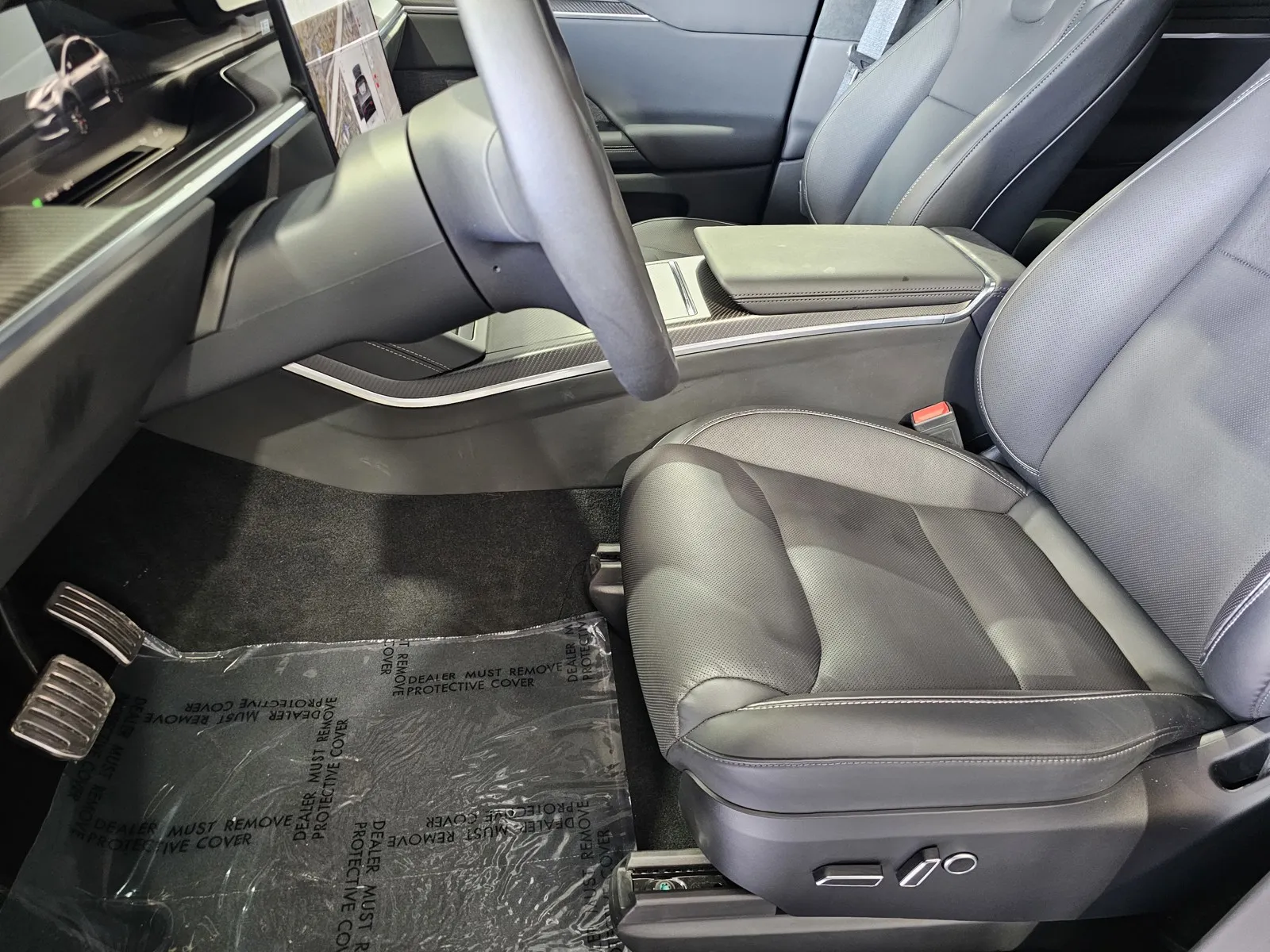 Tesla Model X photo 13
