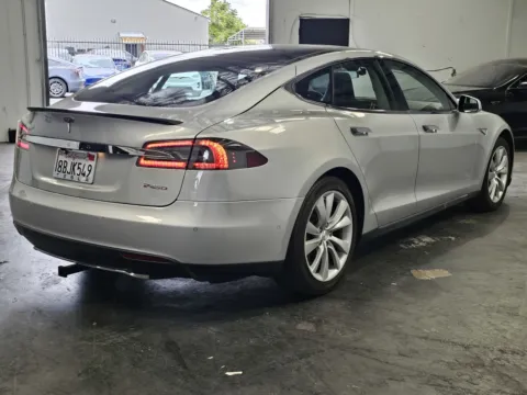 More photos of 2014 Tesla Model S at Premium Autos - Norco, CA