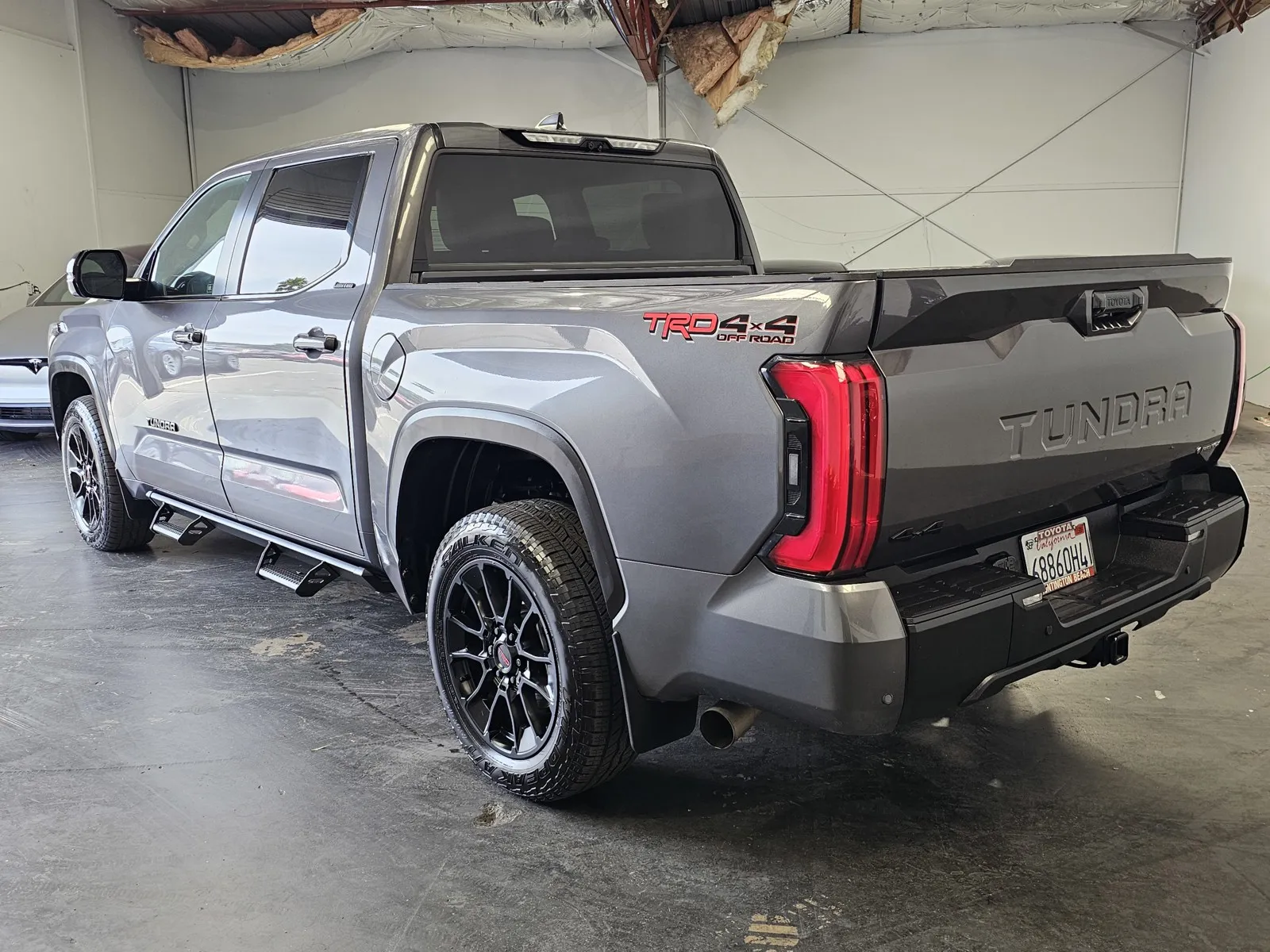 Toyota Tundra photo 2