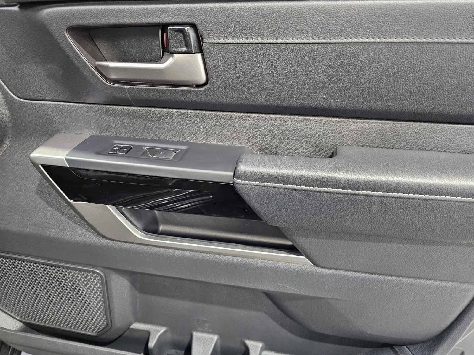 Toyota Tundra photo 6