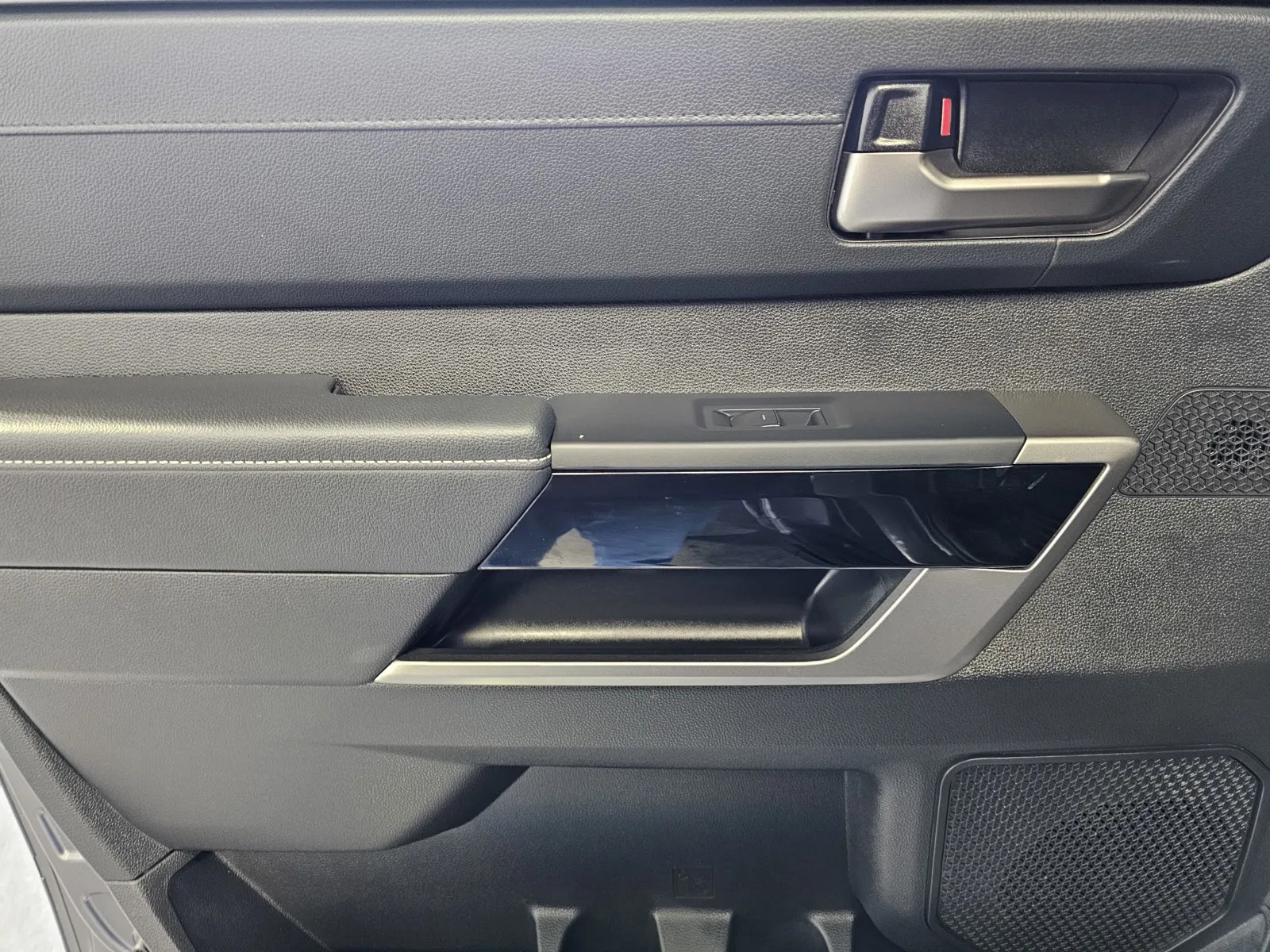 Toyota Tundra photo 11