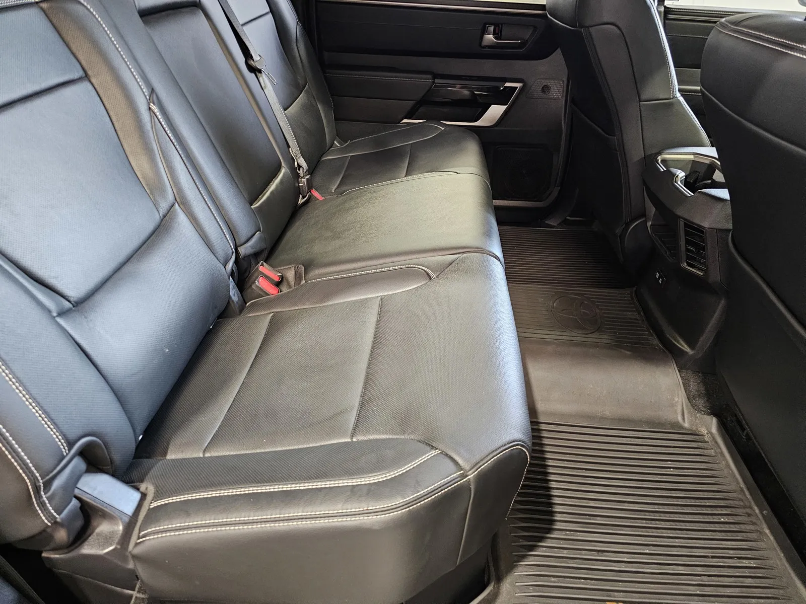 Toyota Tundra photo 9