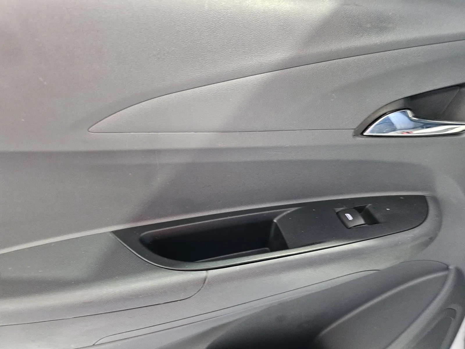 Chevrolet Bolt EV photo 9