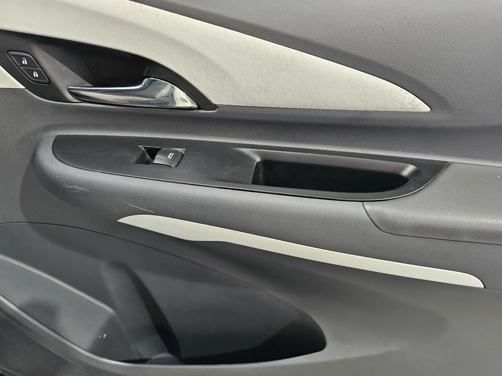 Chevrolet Bolt EV photo 5