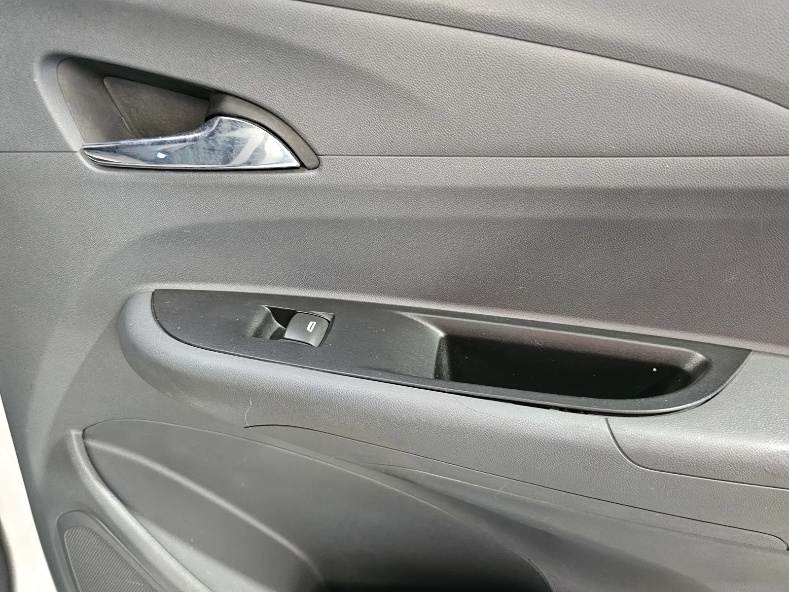 Chevrolet Bolt EV photo 6