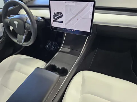 More photos of 2021 Tesla Model Y Standard Range at Premium Autos - Norco, CA