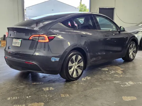 More photos of 2021 Tesla Model Y Standard Range at Premium Autos - Norco, CA