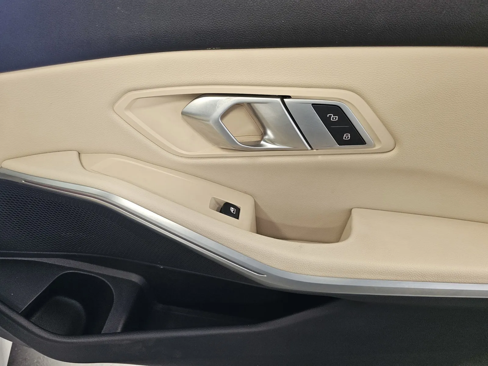 BMW 3 Series photo 6