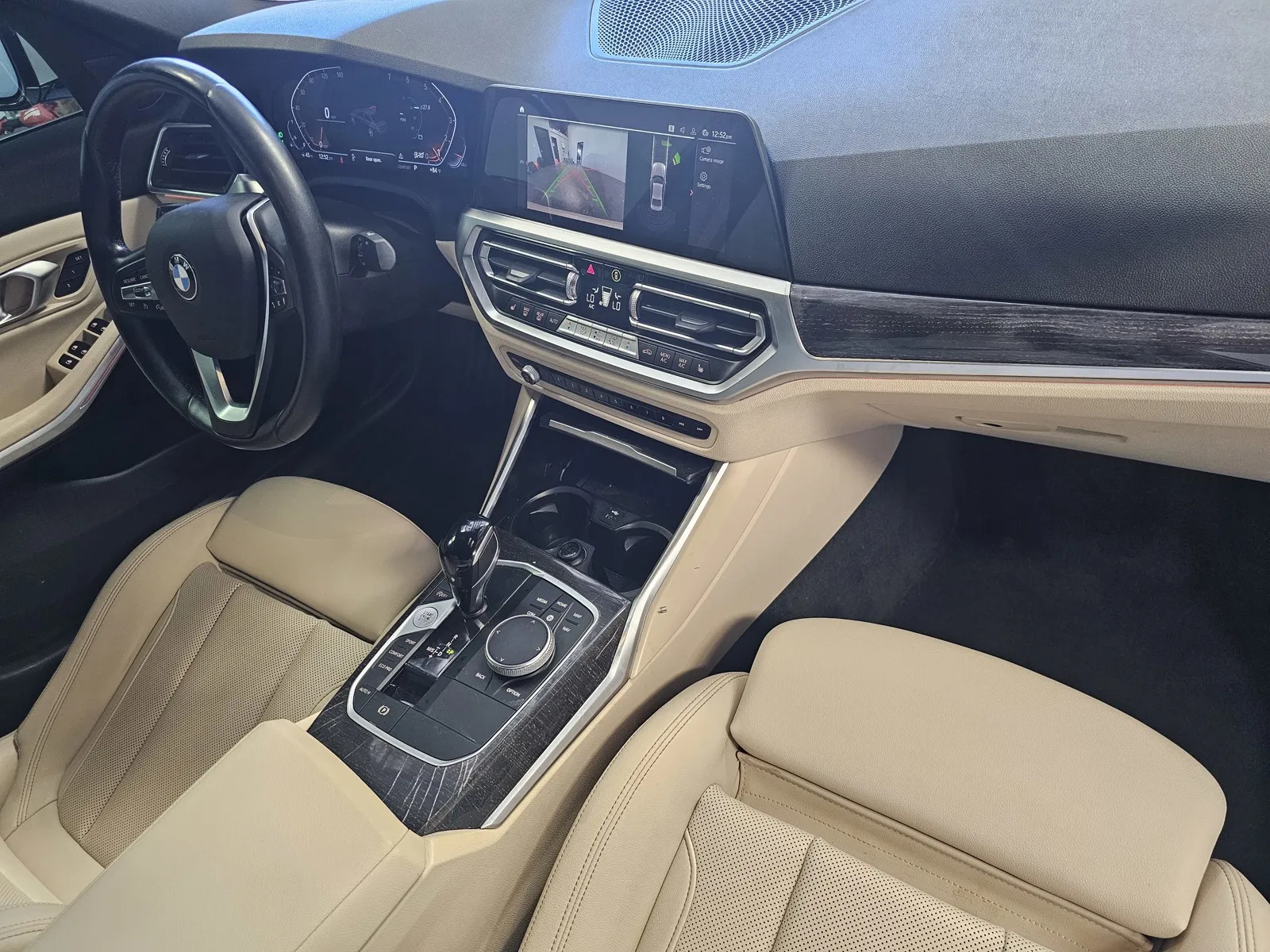 BMW 3 Series photo 5