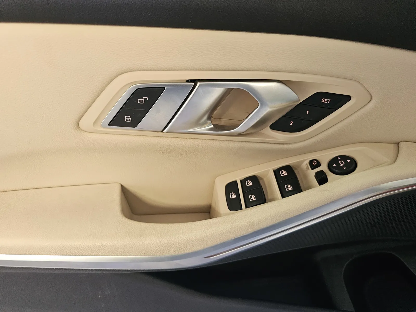 BMW 3 Series photo 13