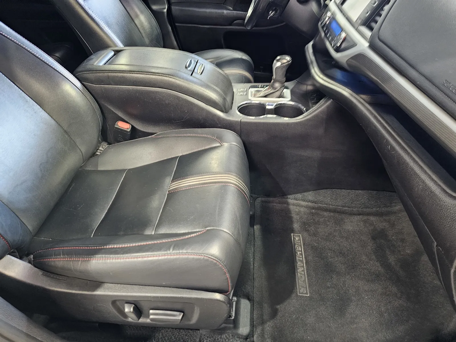 Toyota Highlander photo 7