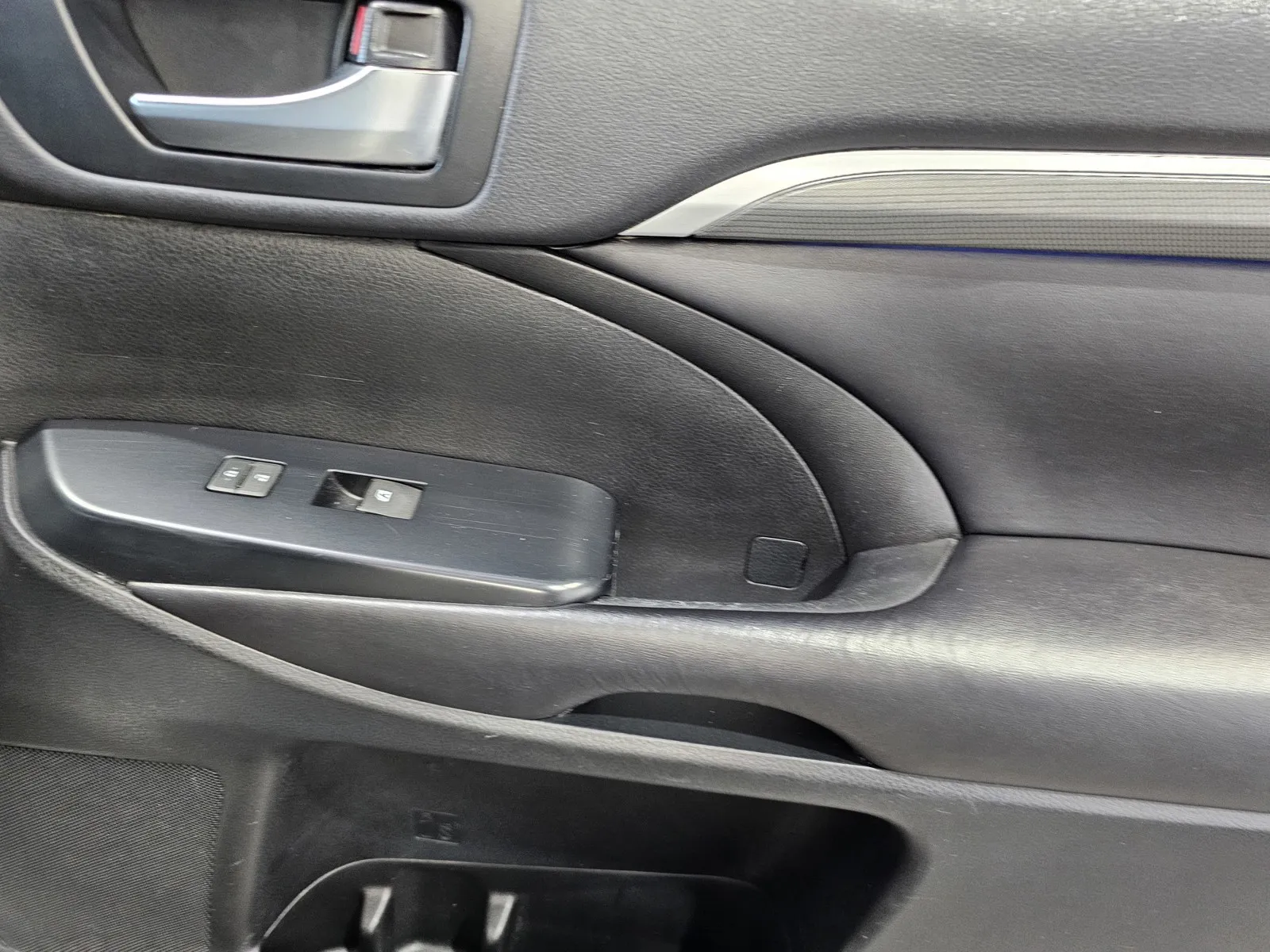 Toyota Highlander photo 6