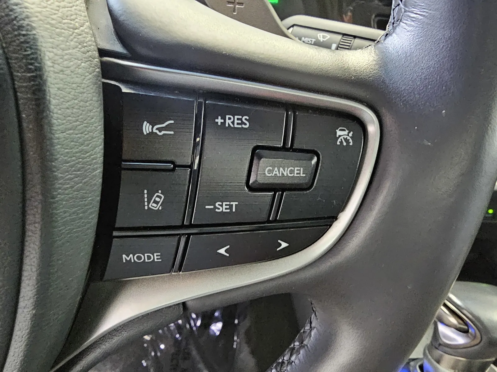 Lexus ES photo 16