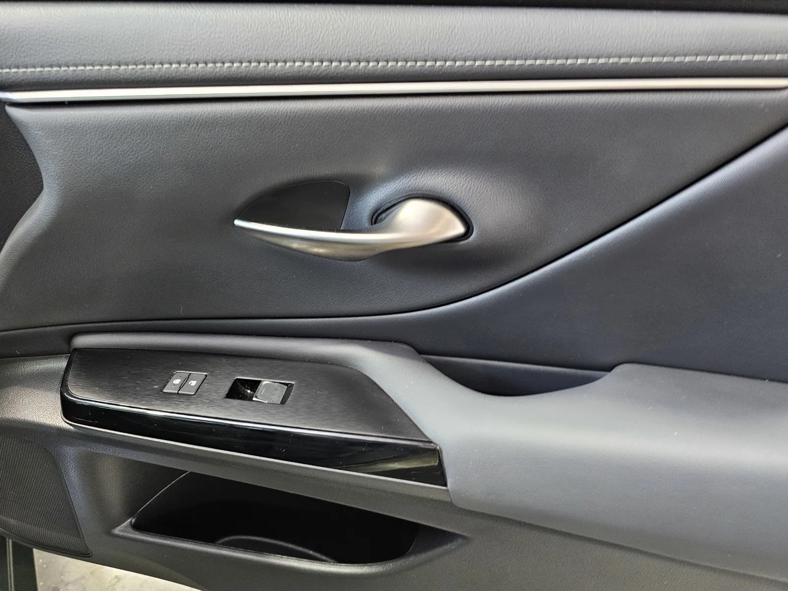 Lexus ES photo 6