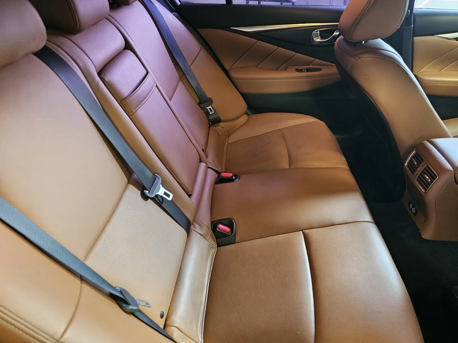 Infiniti Q50 photo 9