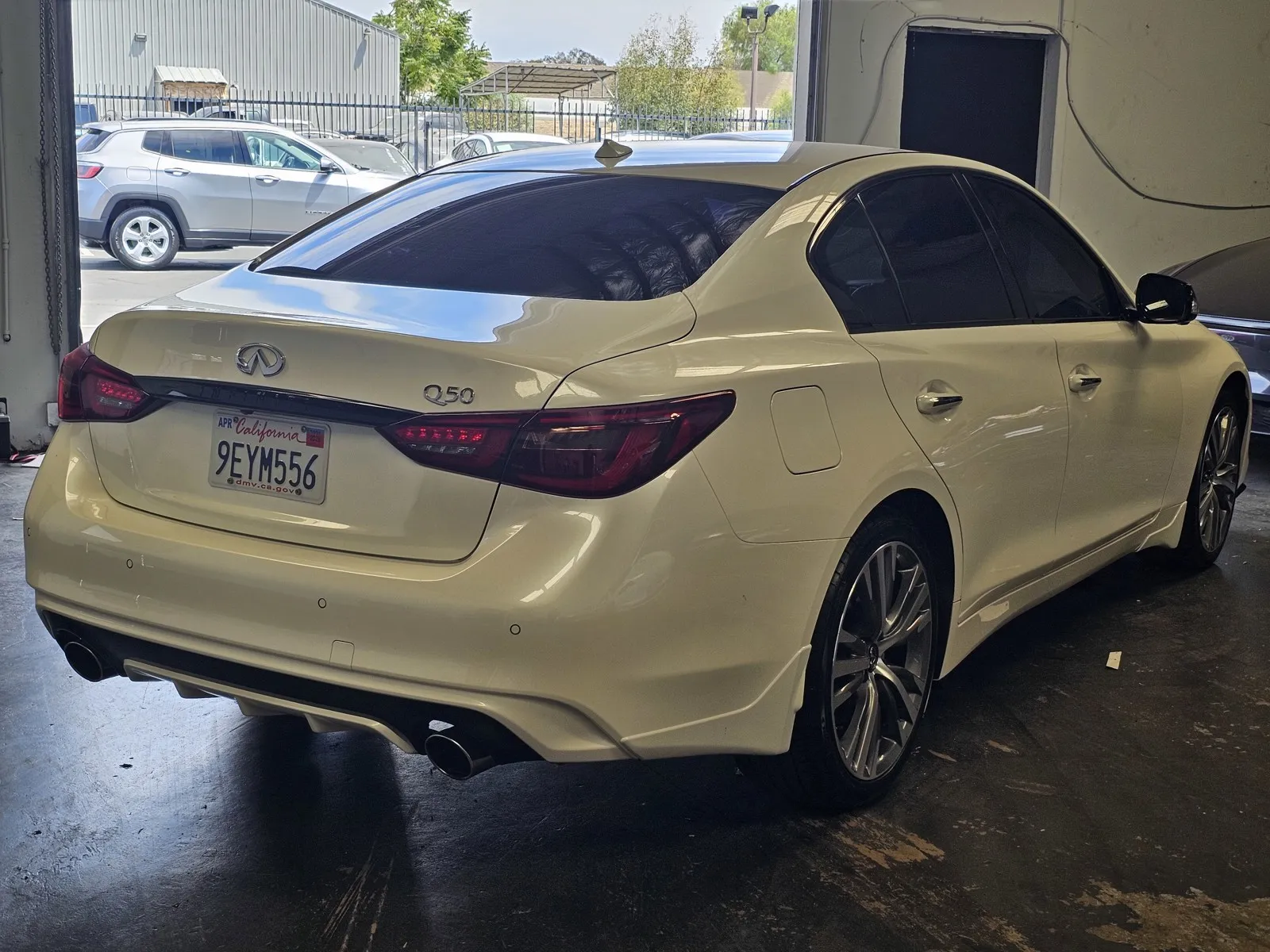 Infiniti Q50 photo 4