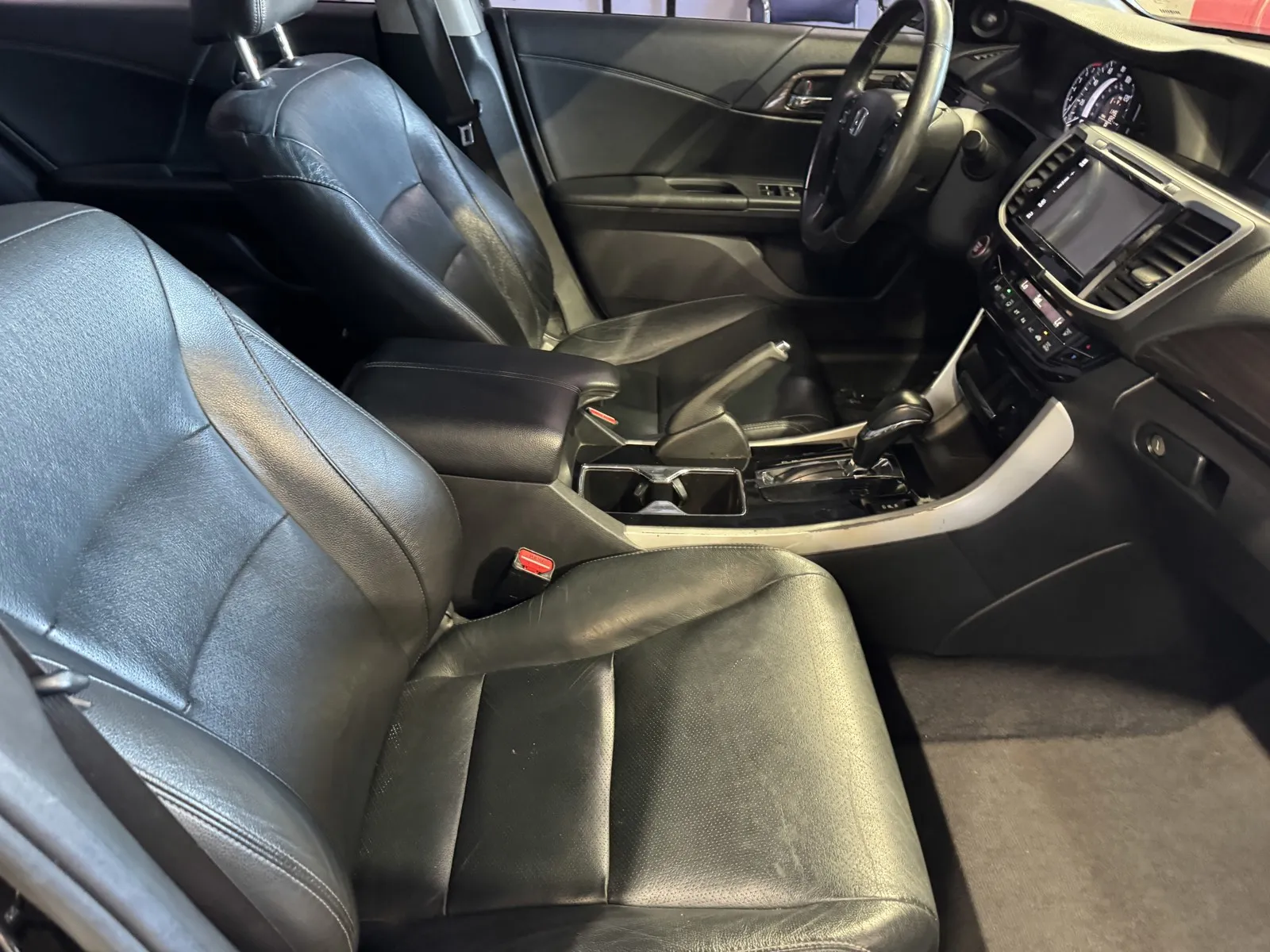 Honda Accord photo 6