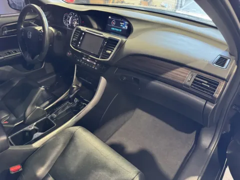 More photos of 2017 Honda Accord EX-L at Premium Autos - Norco, CA
