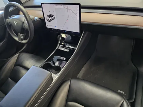 More photos of 2020 Tesla Model Y Long Range at Premium Autos - Norco, CA