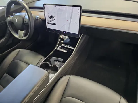 More photos of 2018 Tesla Model 3 LONG RANGE at Premium Autos - Norco, CA
