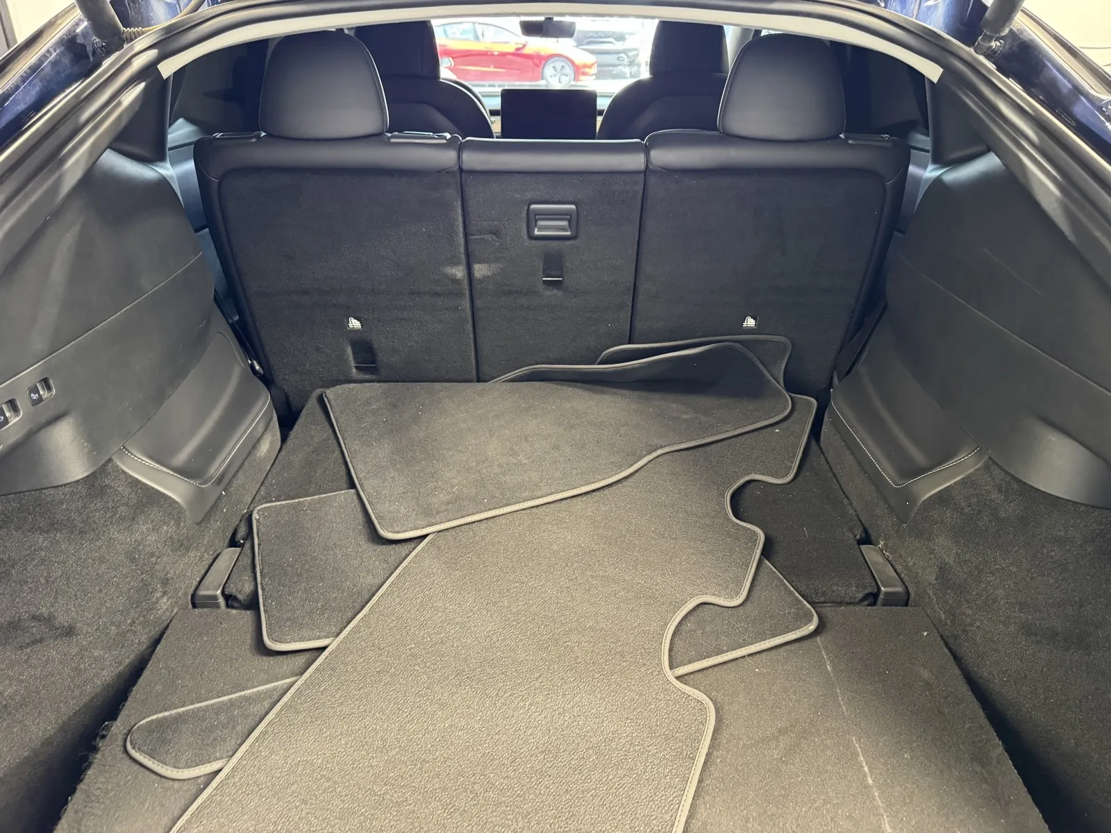 Tesla Model Y photo 7