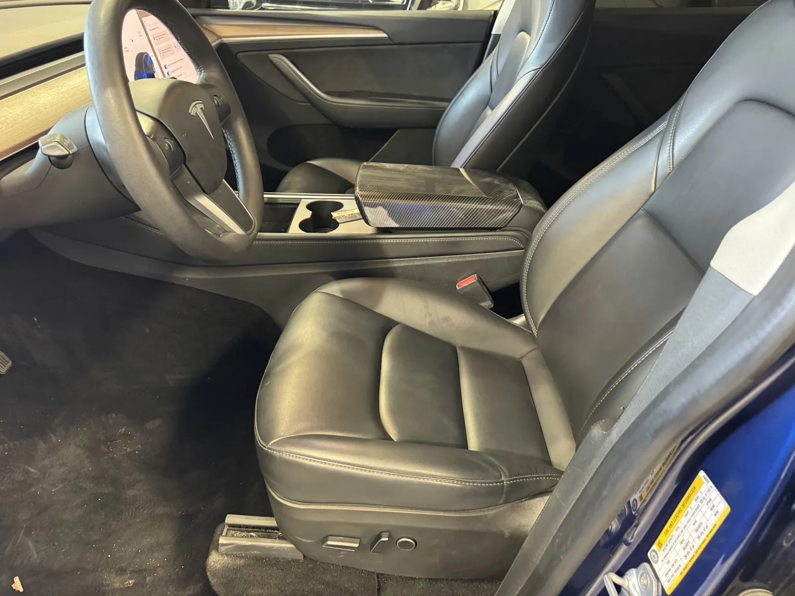 Tesla Model Y photo 10