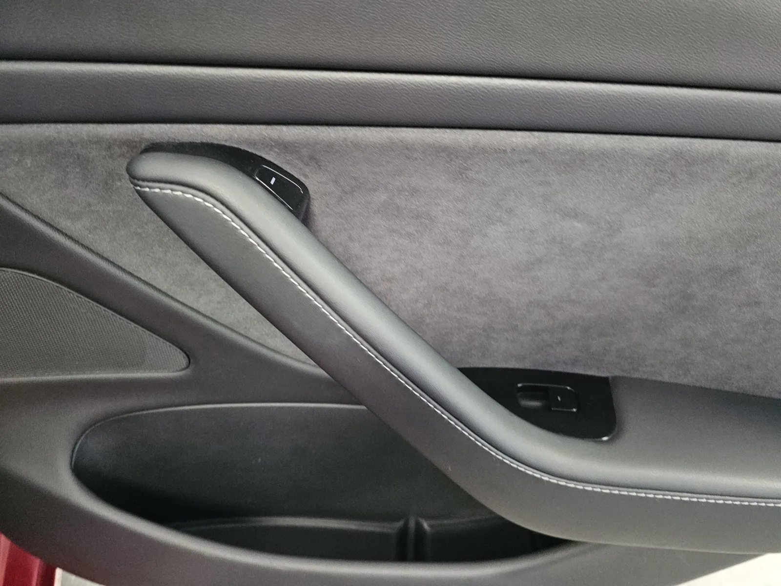 Tesla Model 3 photo 8