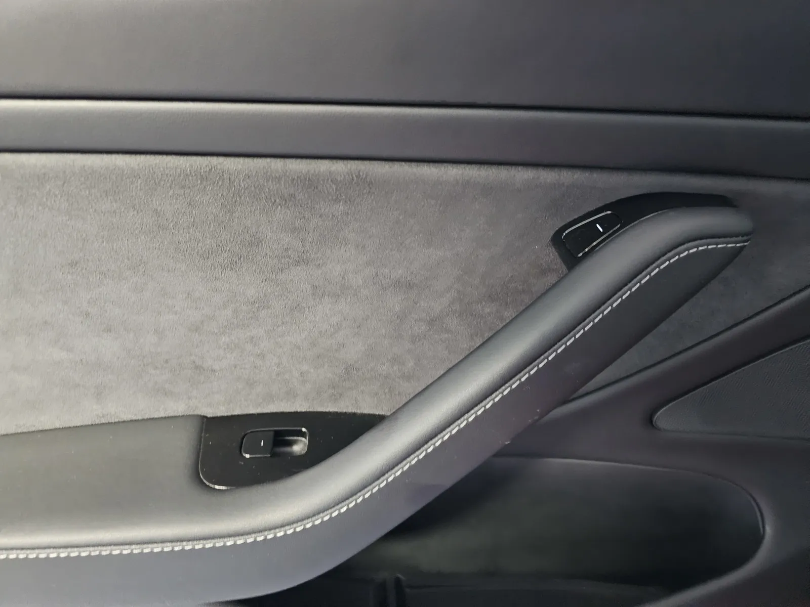 Tesla Model 3 photo 11