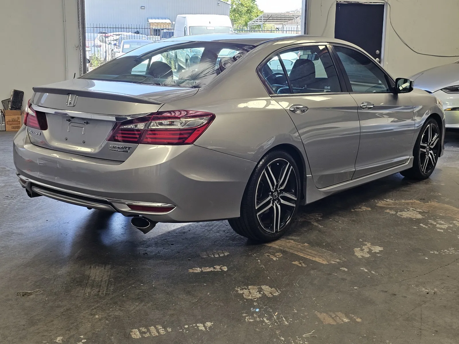 Honda Accord photo 4