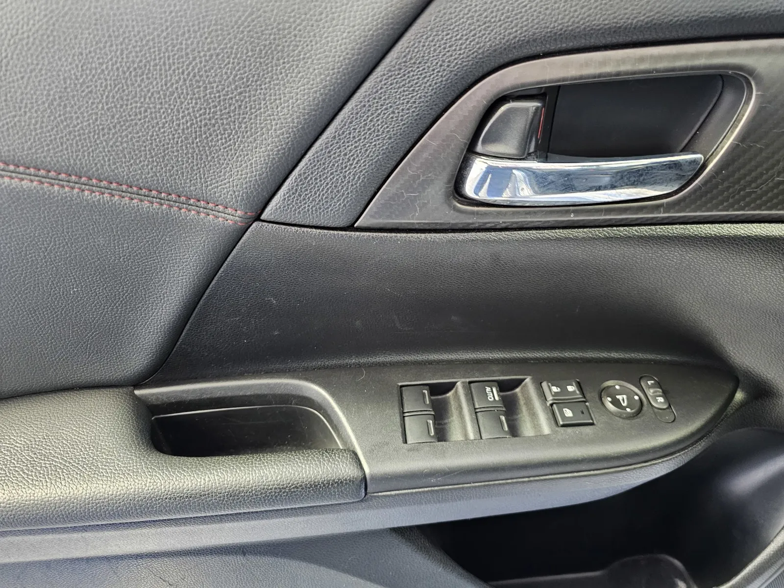 Honda Accord photo 13