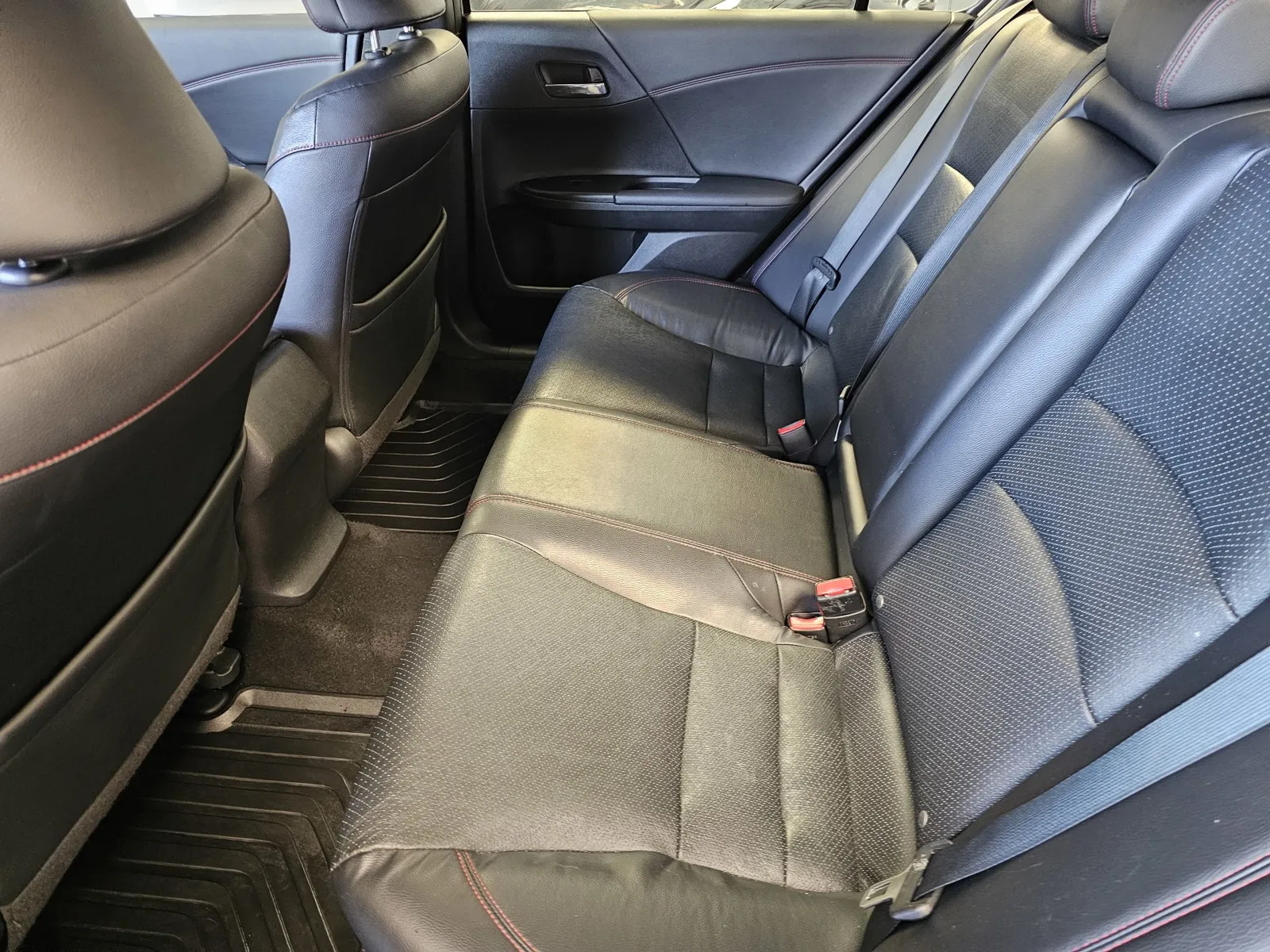 Honda Accord photo 12