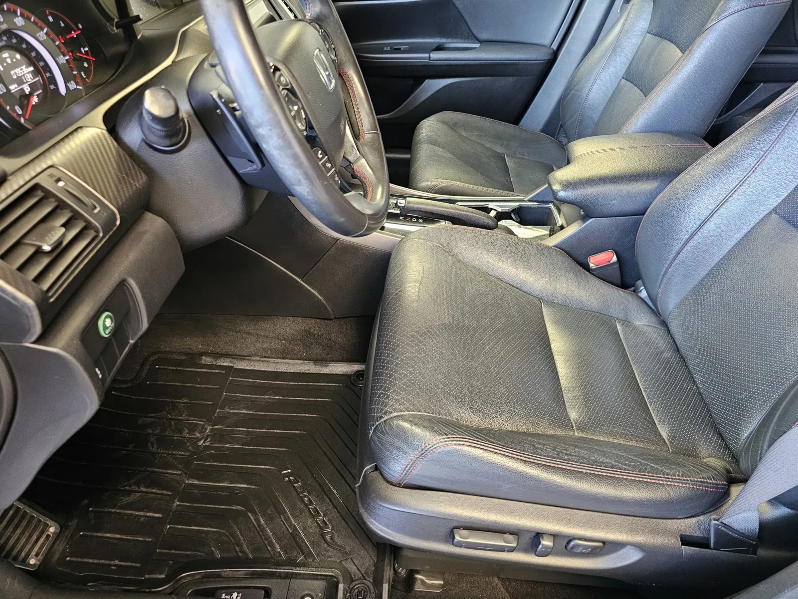 Honda Accord photo 14