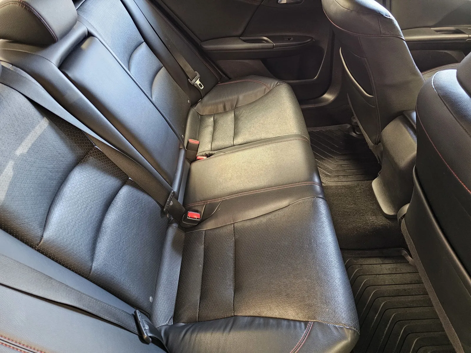 Honda Accord photo 9