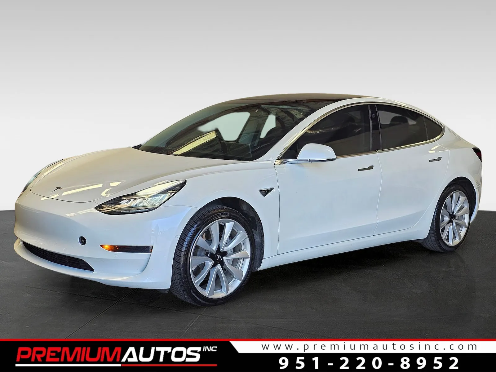 2020 Tesla Model 3 Standard Range Plus's photo