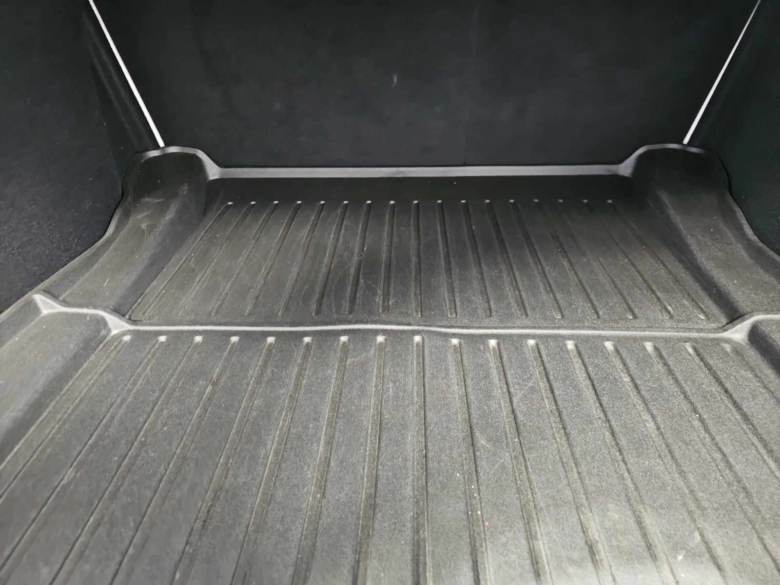 Tesla Model 3 photo 10