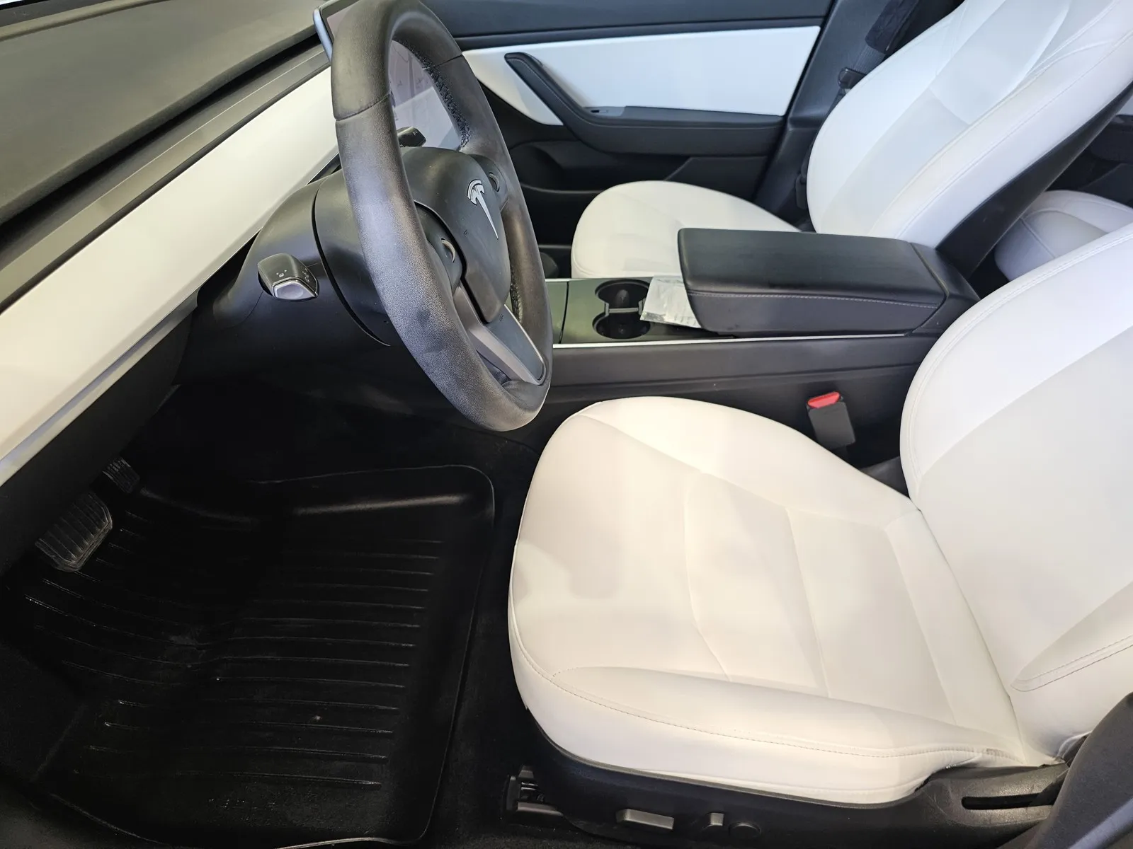 Tesla Model 3 photo 14