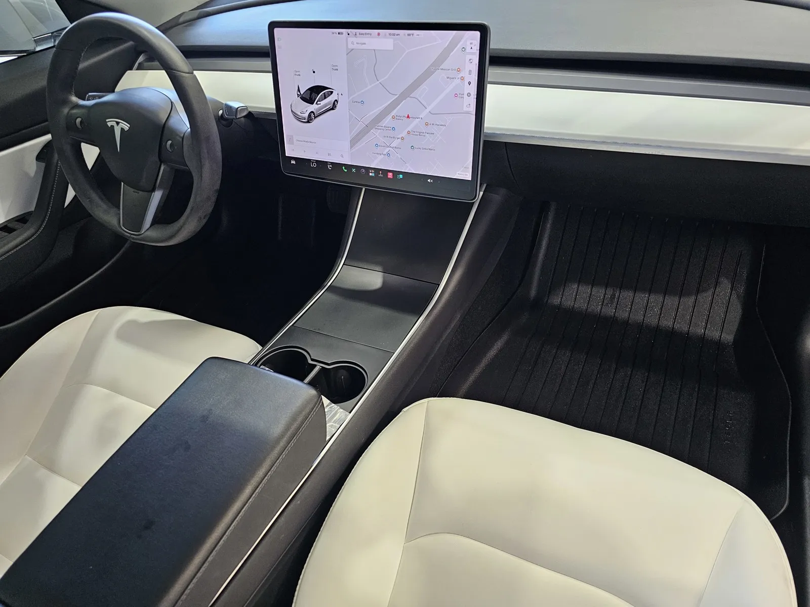 Tesla Model 3 photo 5