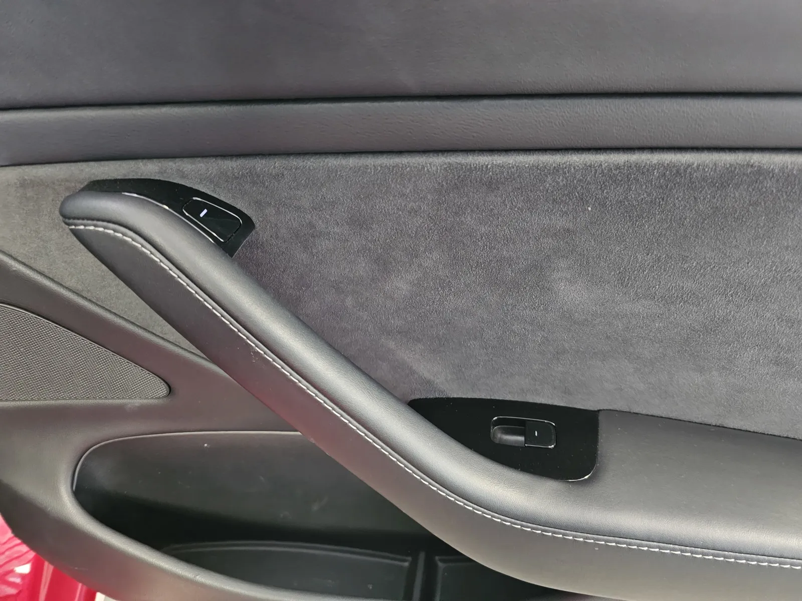 Tesla Model 3 photo 8