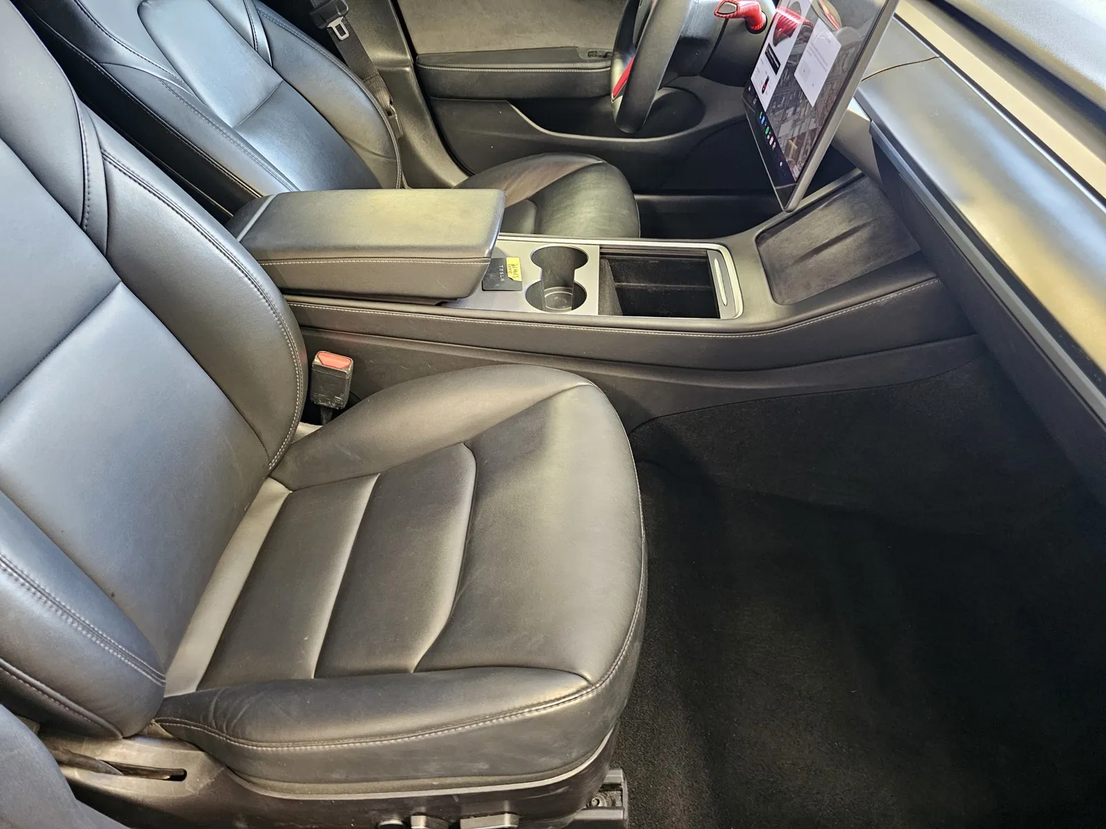 Tesla Model 3 photo 7