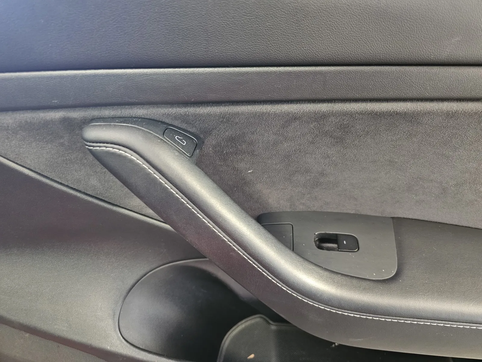 Tesla Model 3 photo 6