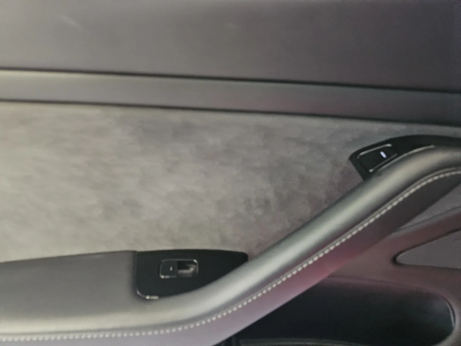 Tesla Model 3 photo 11