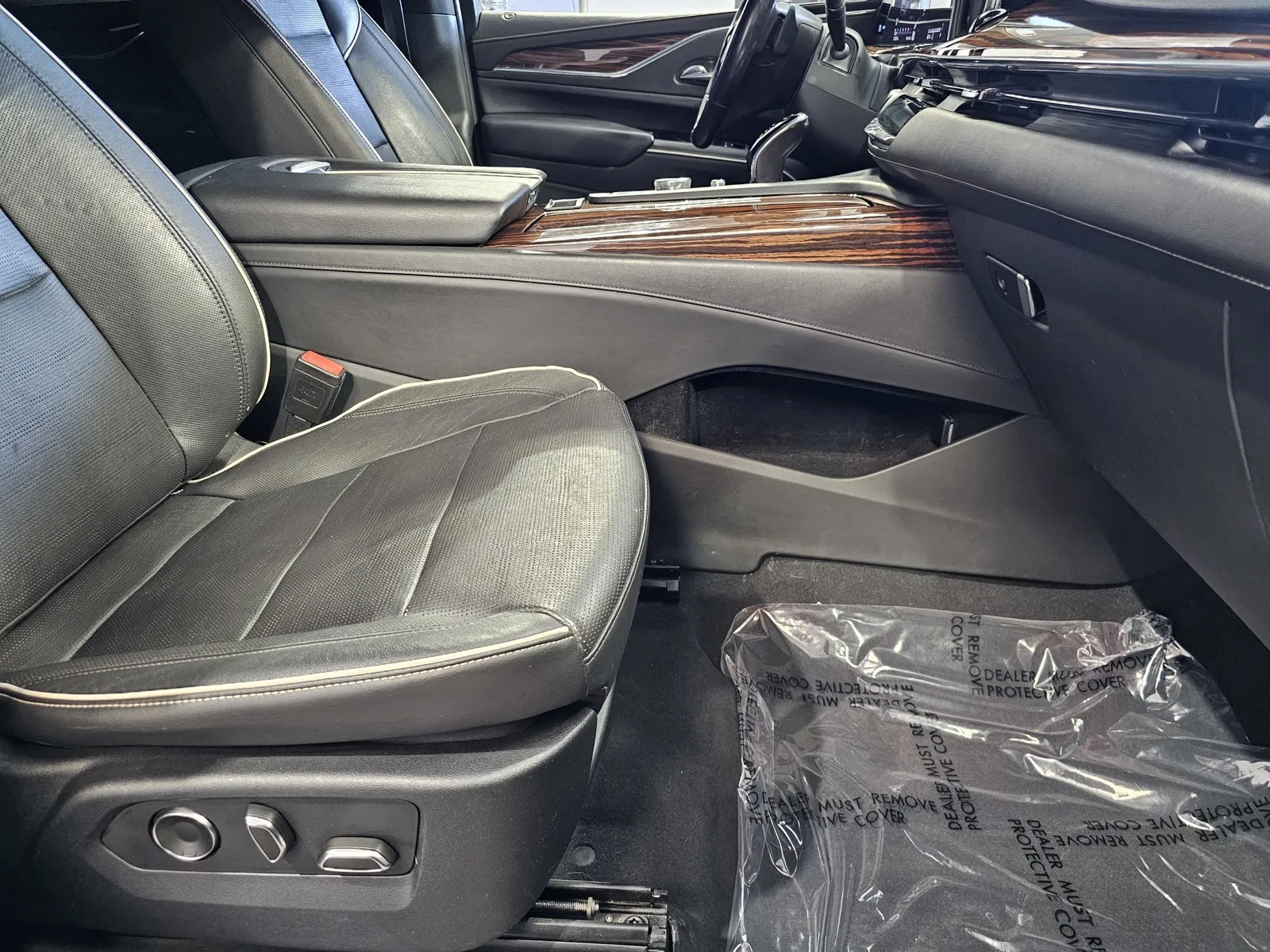 Cadillac Escalade ESV photo 7