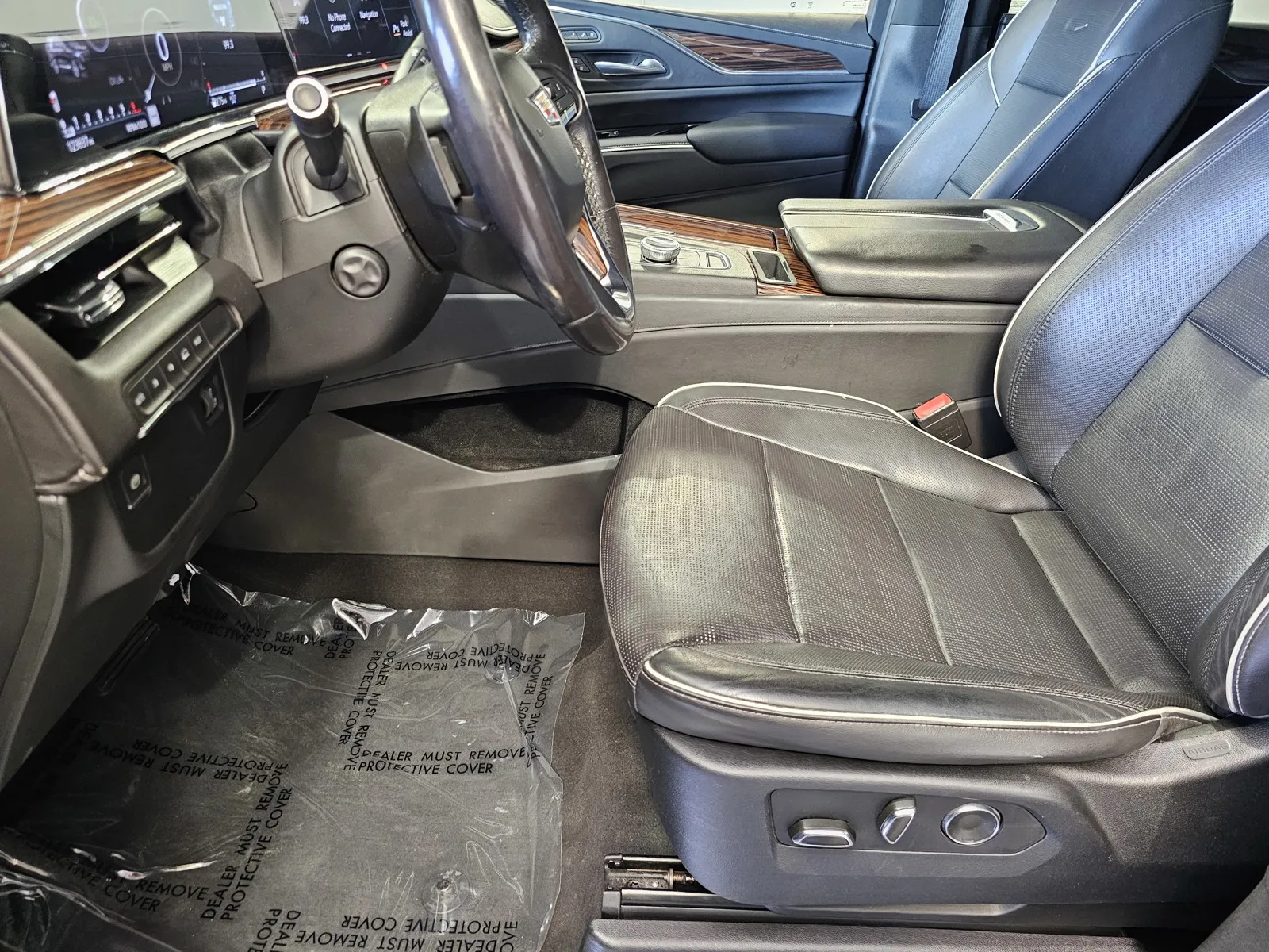 Cadillac Escalade ESV photo 16