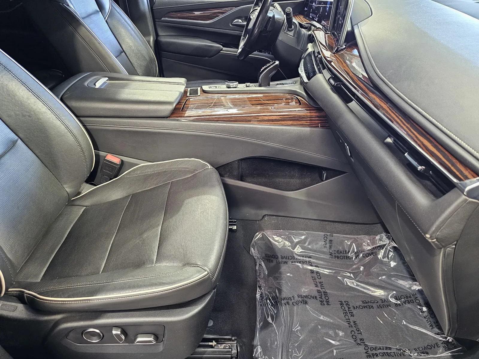Cadillac Escalade ESV photo 8