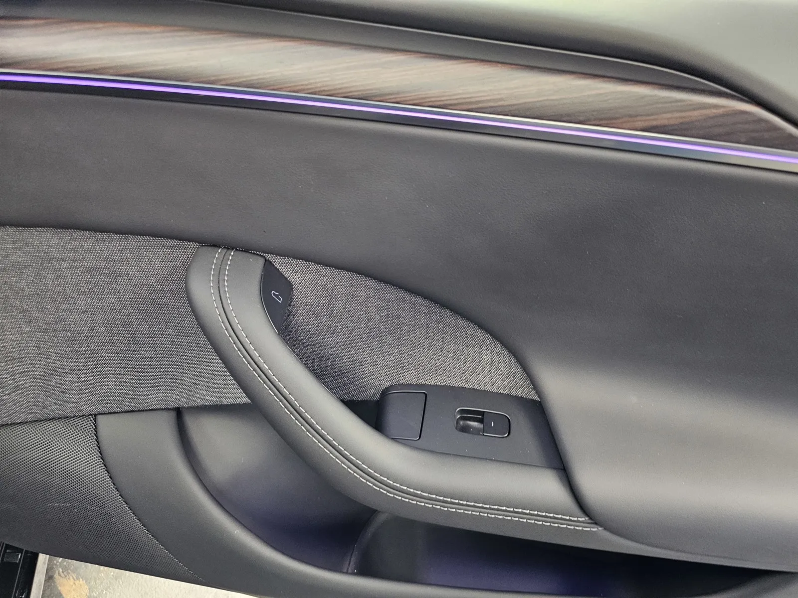 Tesla Model S photo 6